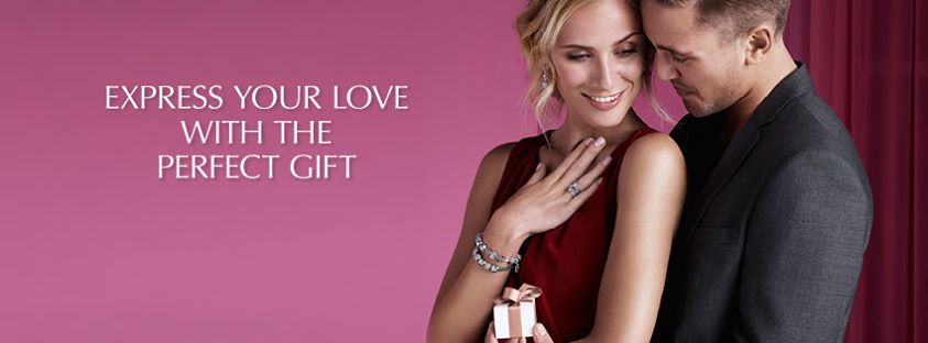Pandora - Pandora_couple_with_gift.jpg - brand name designer jewelry in San Diego, California